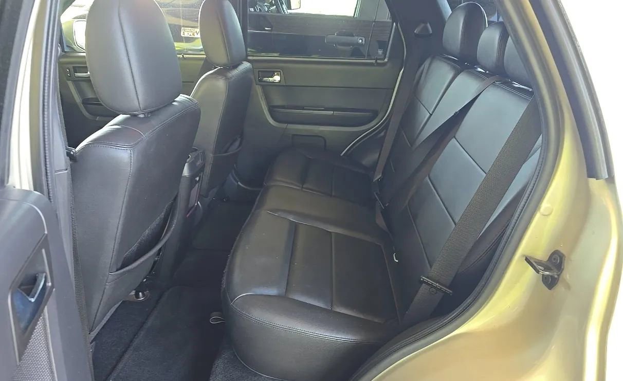 Used 2010 Ford Escape Limited AWD/4WD image 6