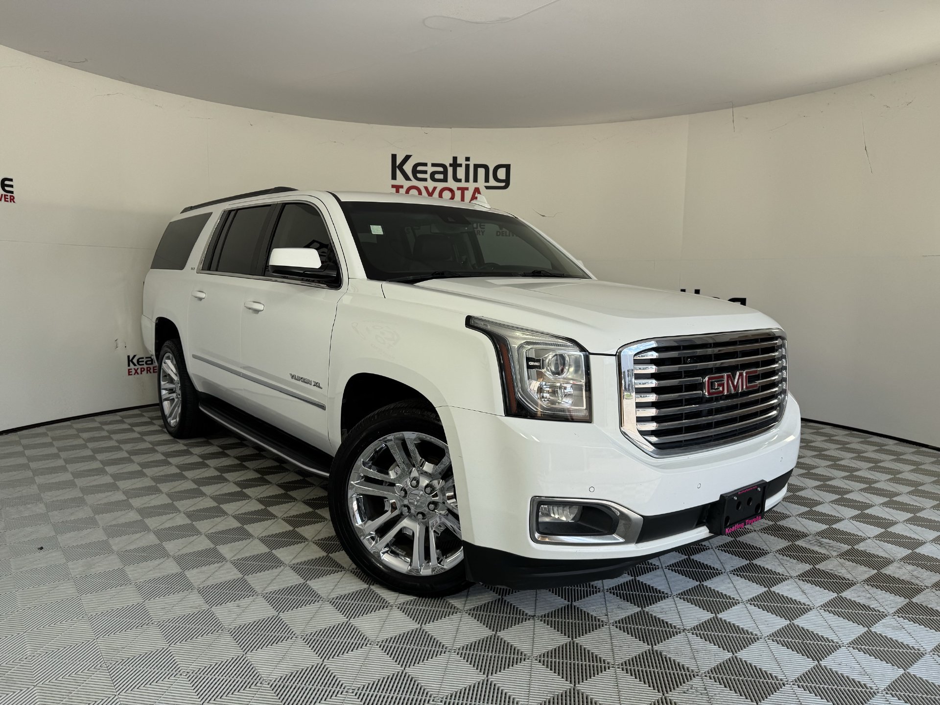 Used 2018 GMC Yukon XL SLT w/ Premium Edition RWD image 2