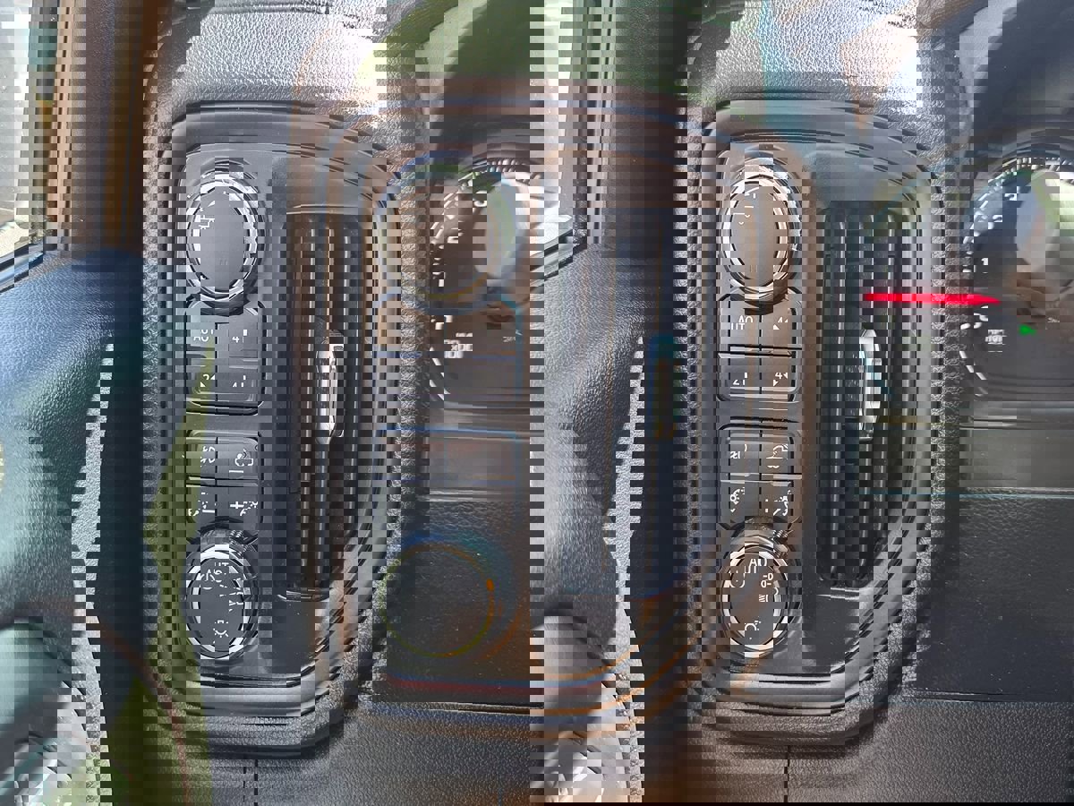 Used 2021 Chevrolet Silverado 1500 W/T w/ Z71 Off-Road Package image 36