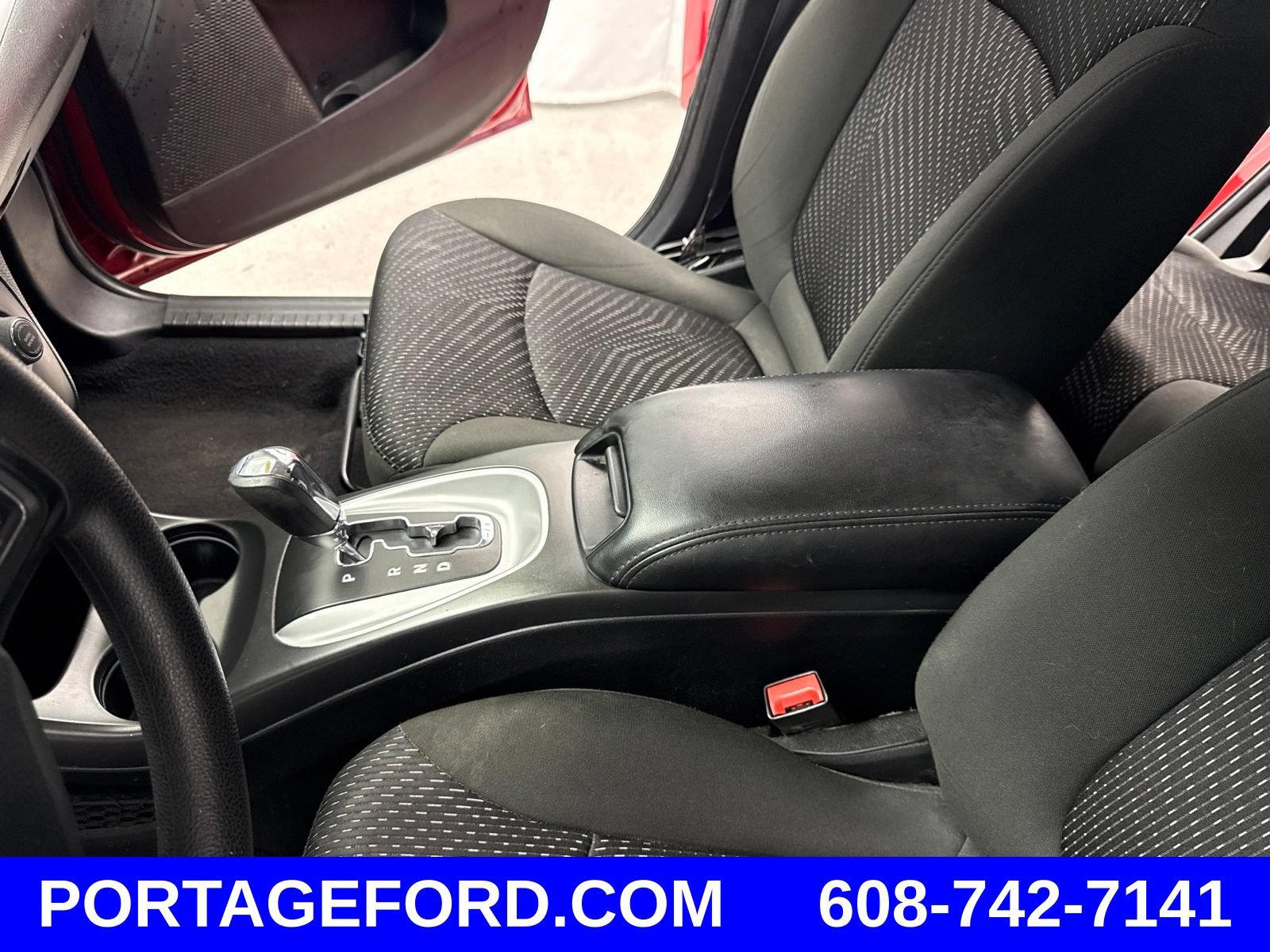 Used 2019 Dodge Journey SE FWD image 19