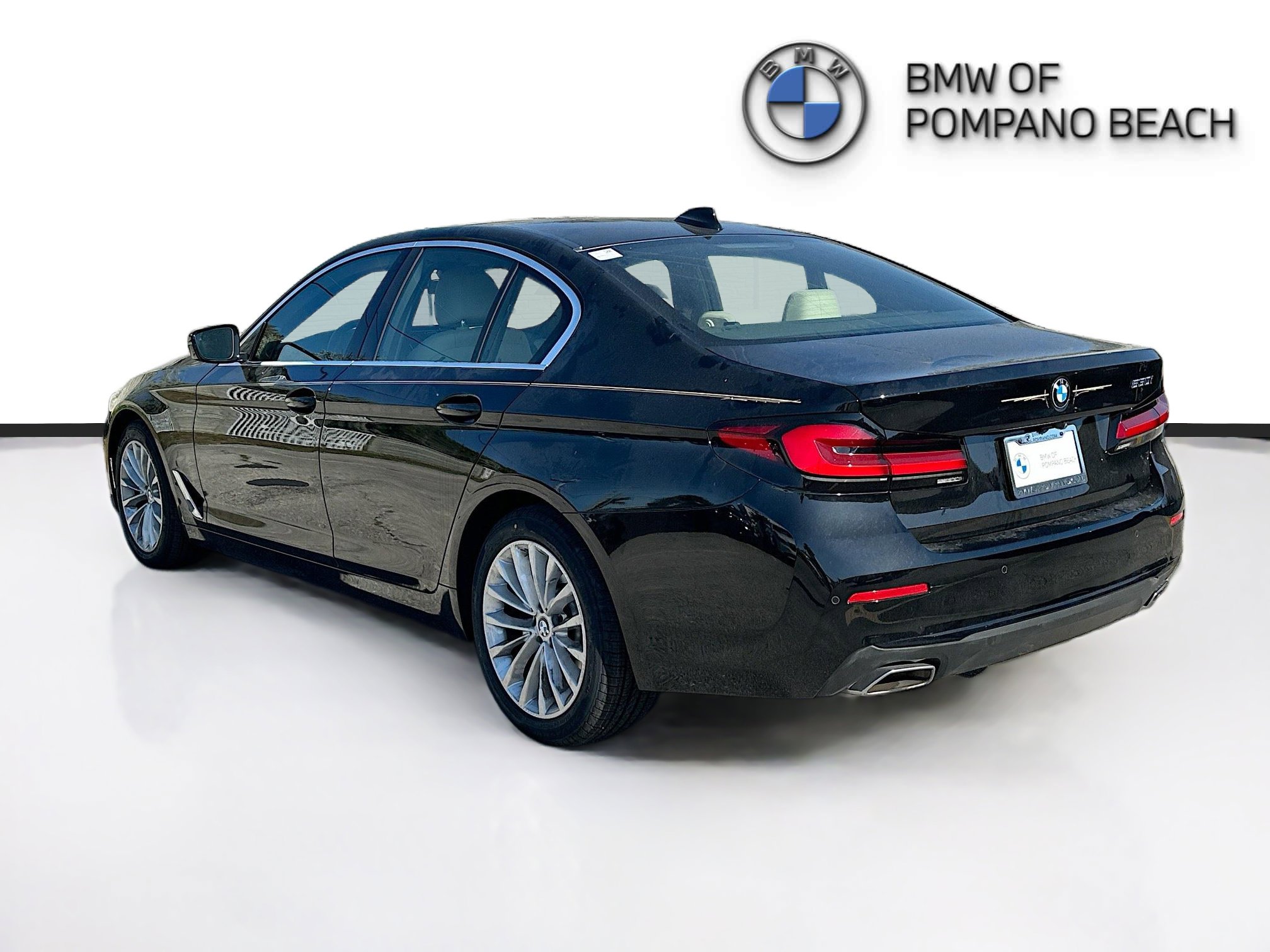 Used 2022 BMW 530i w/ Convenience Package image 5