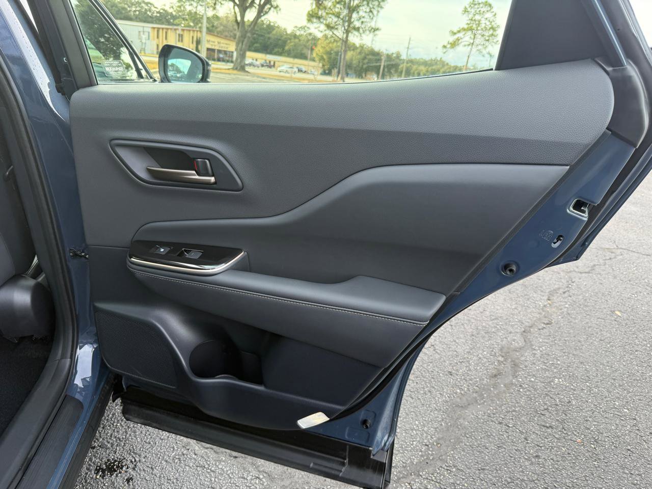 Used 2025 Toyota Crown XLE AWD/4WD image 19