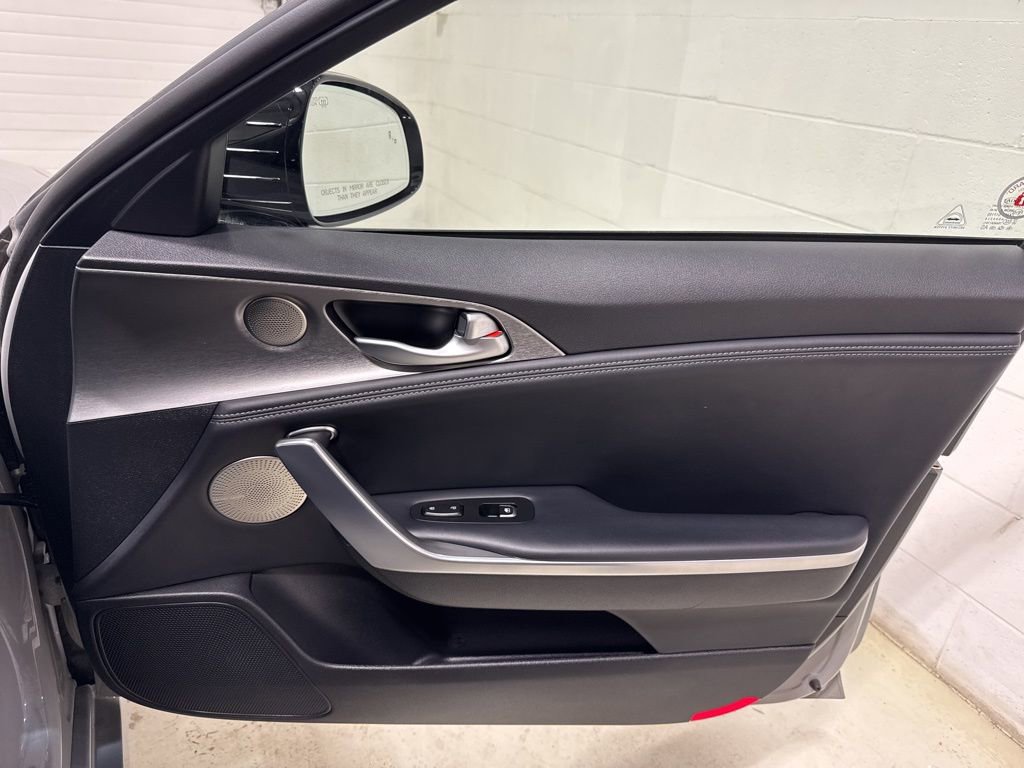 Used 2021 Kia Stinger GT2 image 37