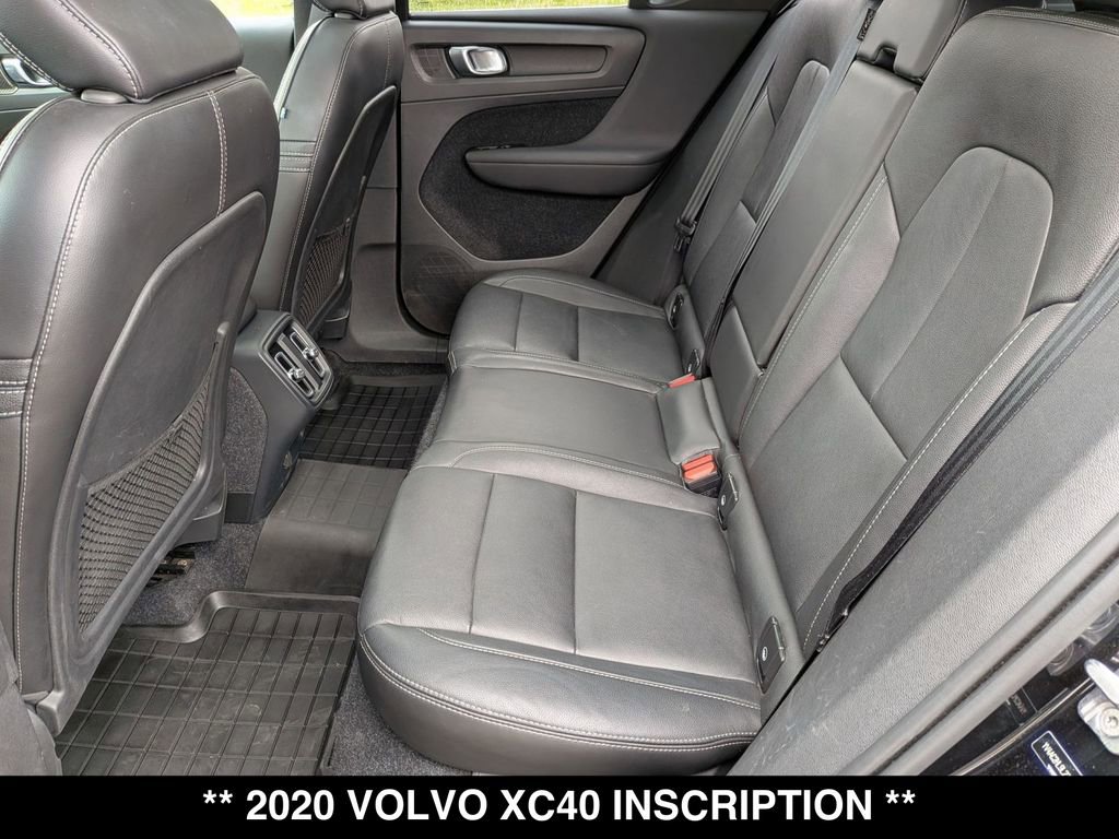 Used 2020 Volvo XC40 T4 Inscription FWD image 3