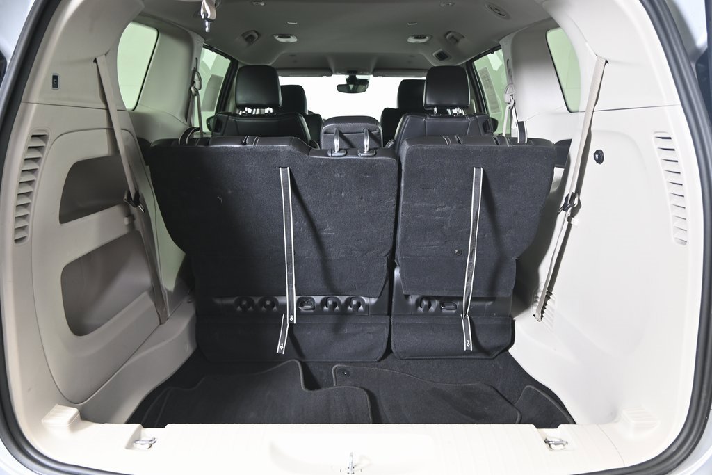 Used 2024 Chrysler Pacifica Touring-L image 18