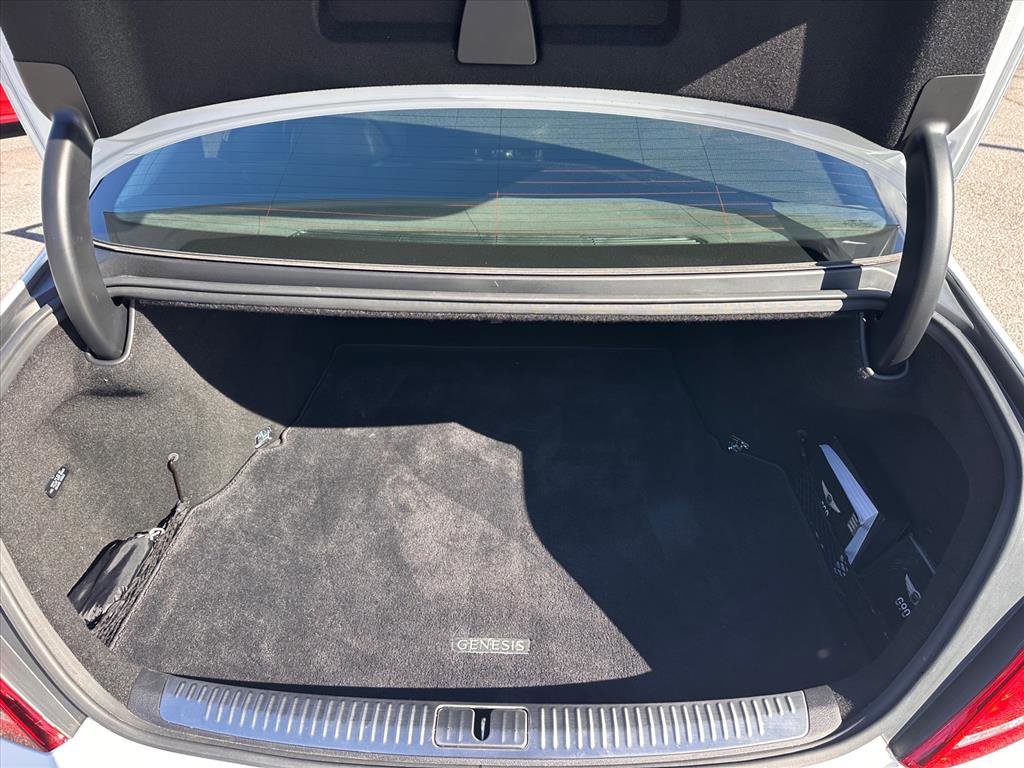 Used 2017 Genesis G90 3.3T Premium image 29