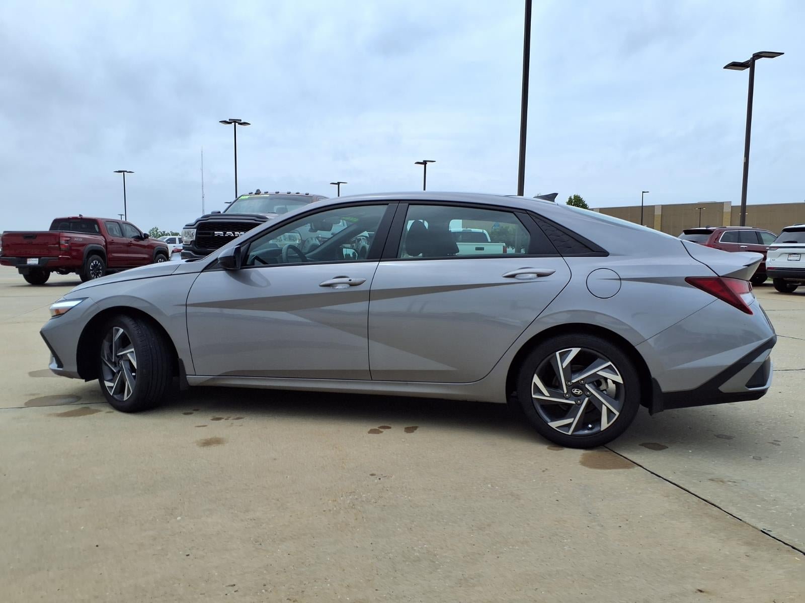 Used 2025 Hyundai Elantra Sport FWD image 25