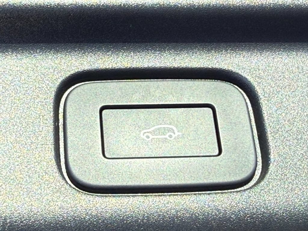 Used 2024 Land Rover Range Rover SE AWD/4WD image 7