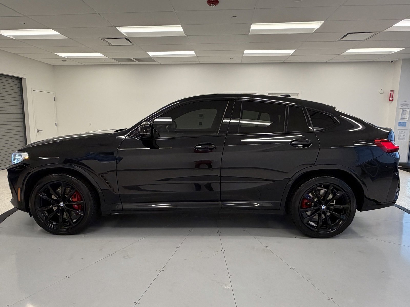 Used 2024 BMW X4 M40i w/ Premium Package image 4