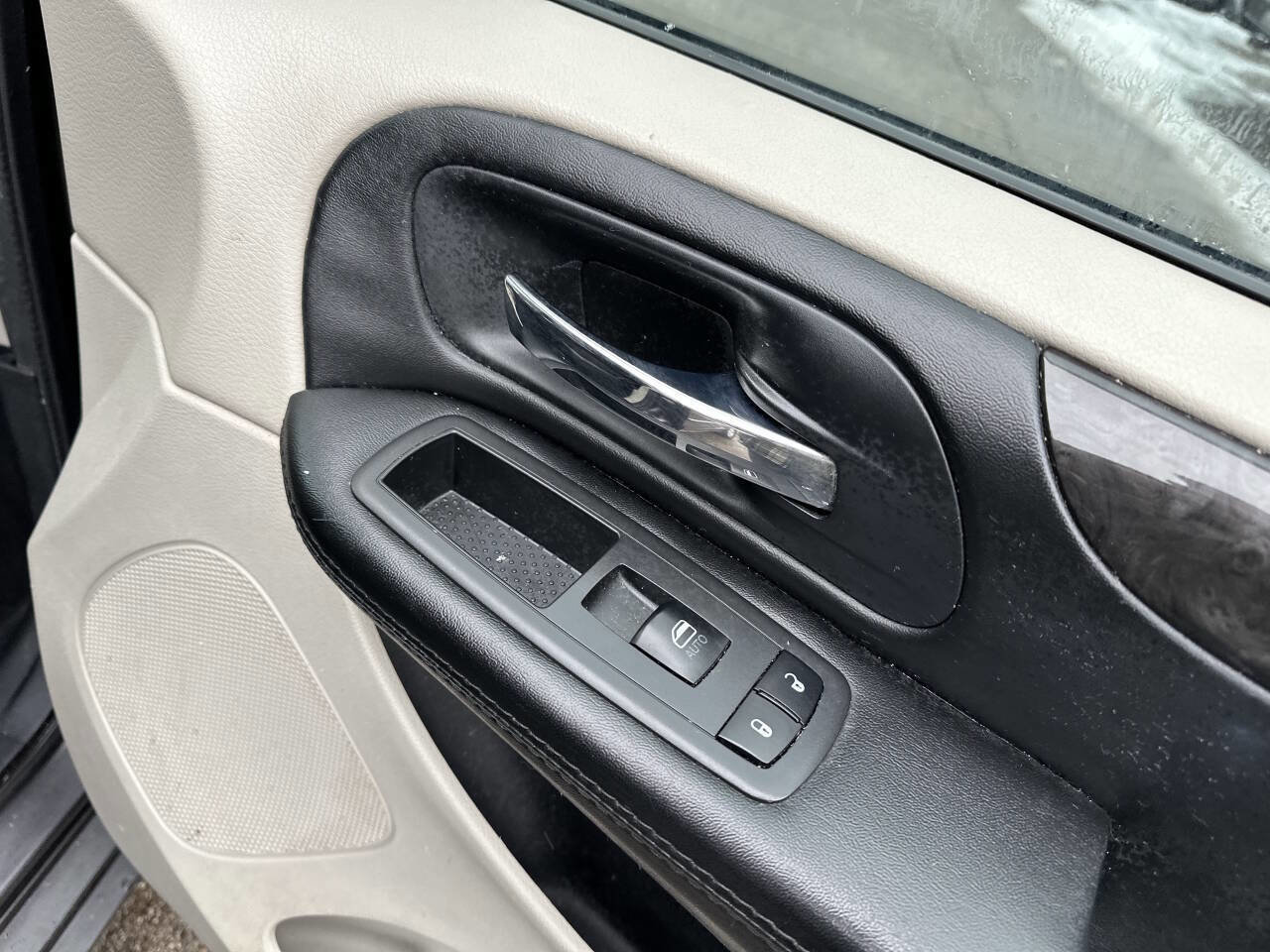 Used 2017 Dodge Grand Caravan SE w/ Power Window Group FWD image 24