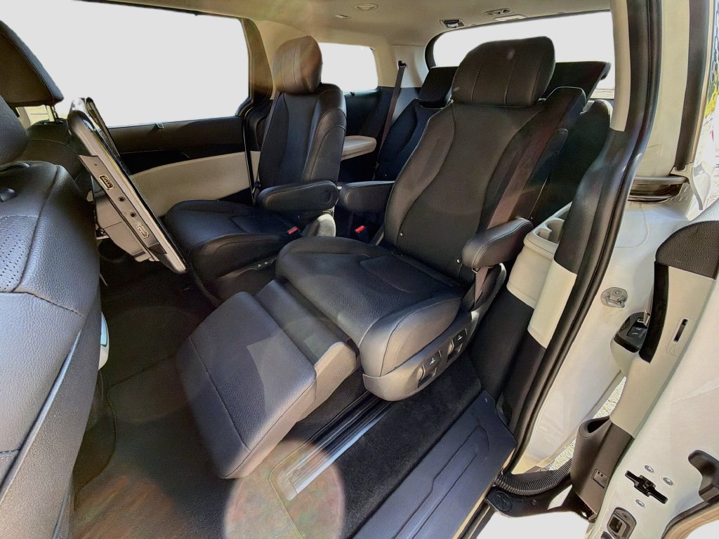 Used 2024 Kia Carnival SX Prestige FWD image 40