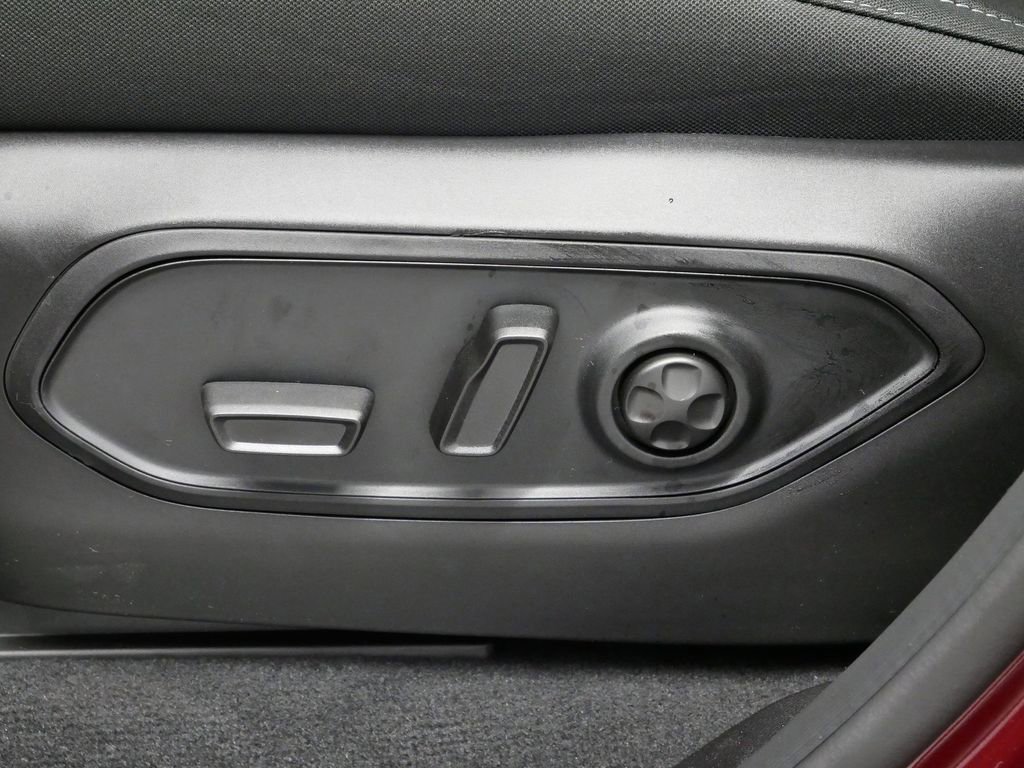 New 2025 Jeep Grand Cherokee Laredo w/ Luxury Tech Group I image 6