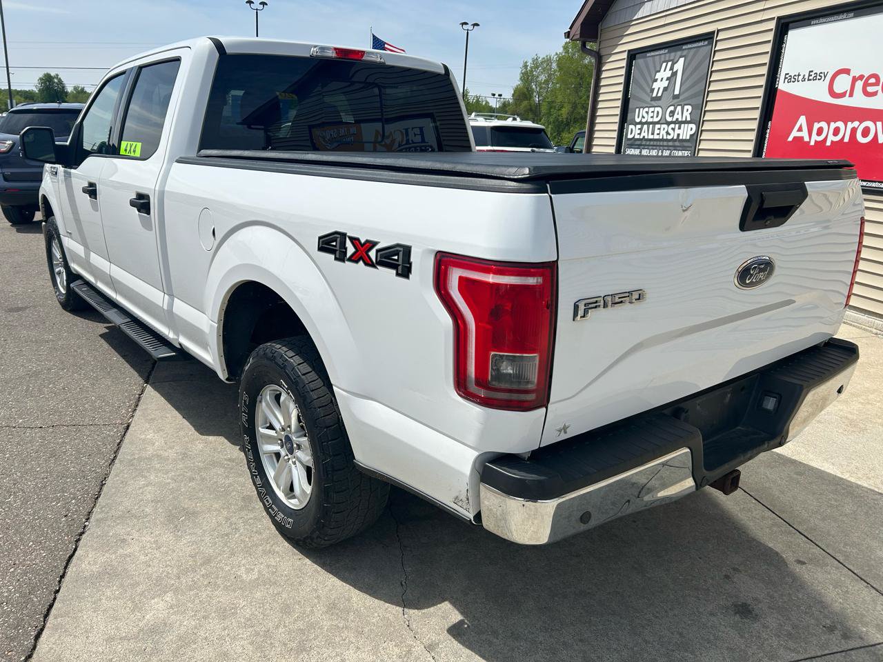 Used 2017 Ford F150 XLT w/ Equipment Group 301A Mid AWD/4WD image 7