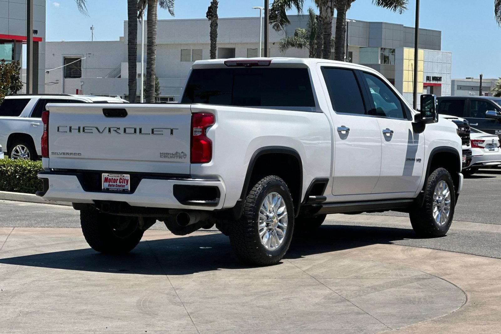 Certified 2023 Chevrolet Silverado 2500 High Country w/ Z71 Off-Road Package AWD/4WD image 4