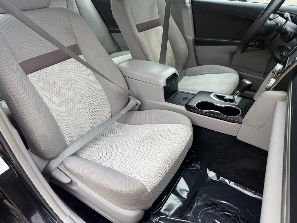 Used 2012 Toyota Camry LE FWD image 25