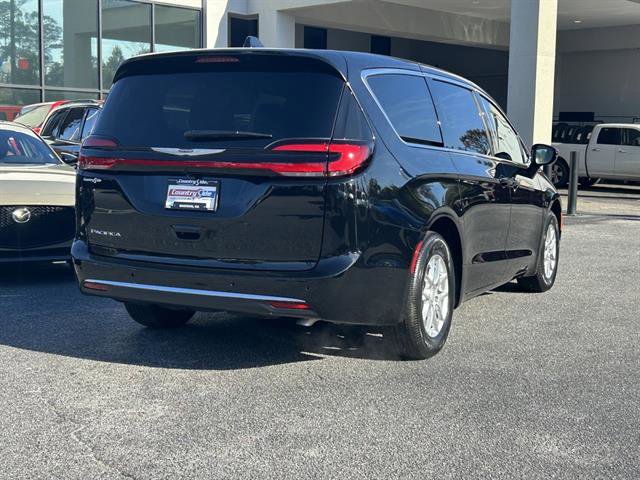 New 2026 Chrysler Pacifica Select image 6