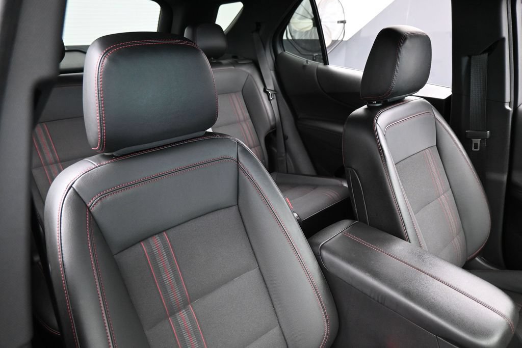 Used 2023 Chevrolet Equinox RS FWD image 40