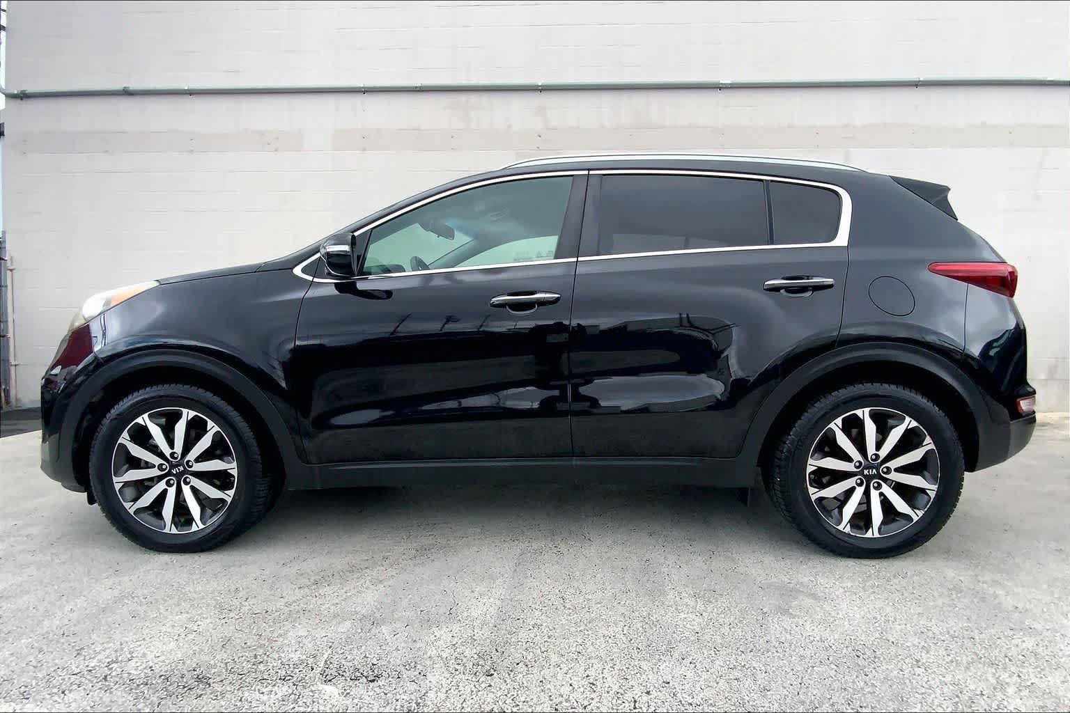 Used 2019 Kia Sportage EX FWD image 3