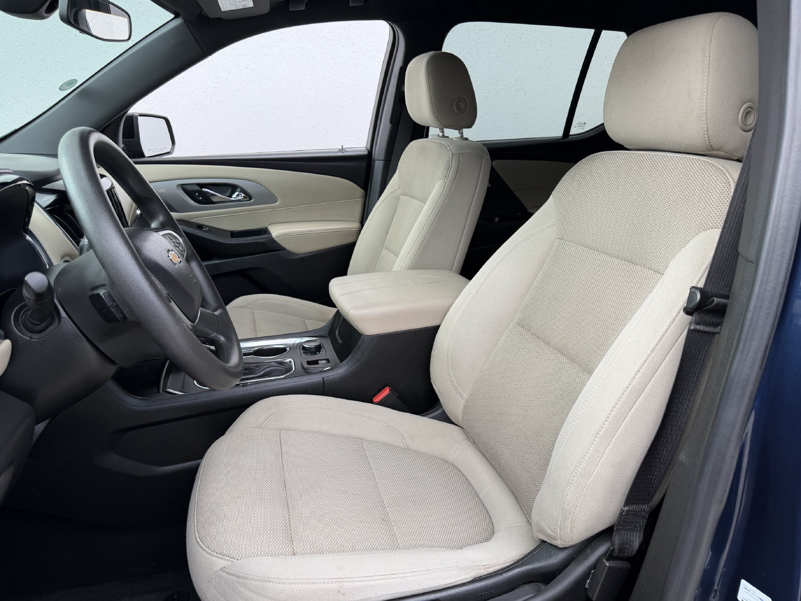 Used 2022 Chevrolet Traverse LS FWD image 24