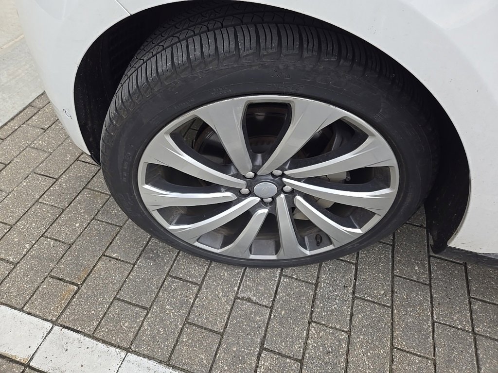 Used 2023 Land Rover Range Rover SE image 10