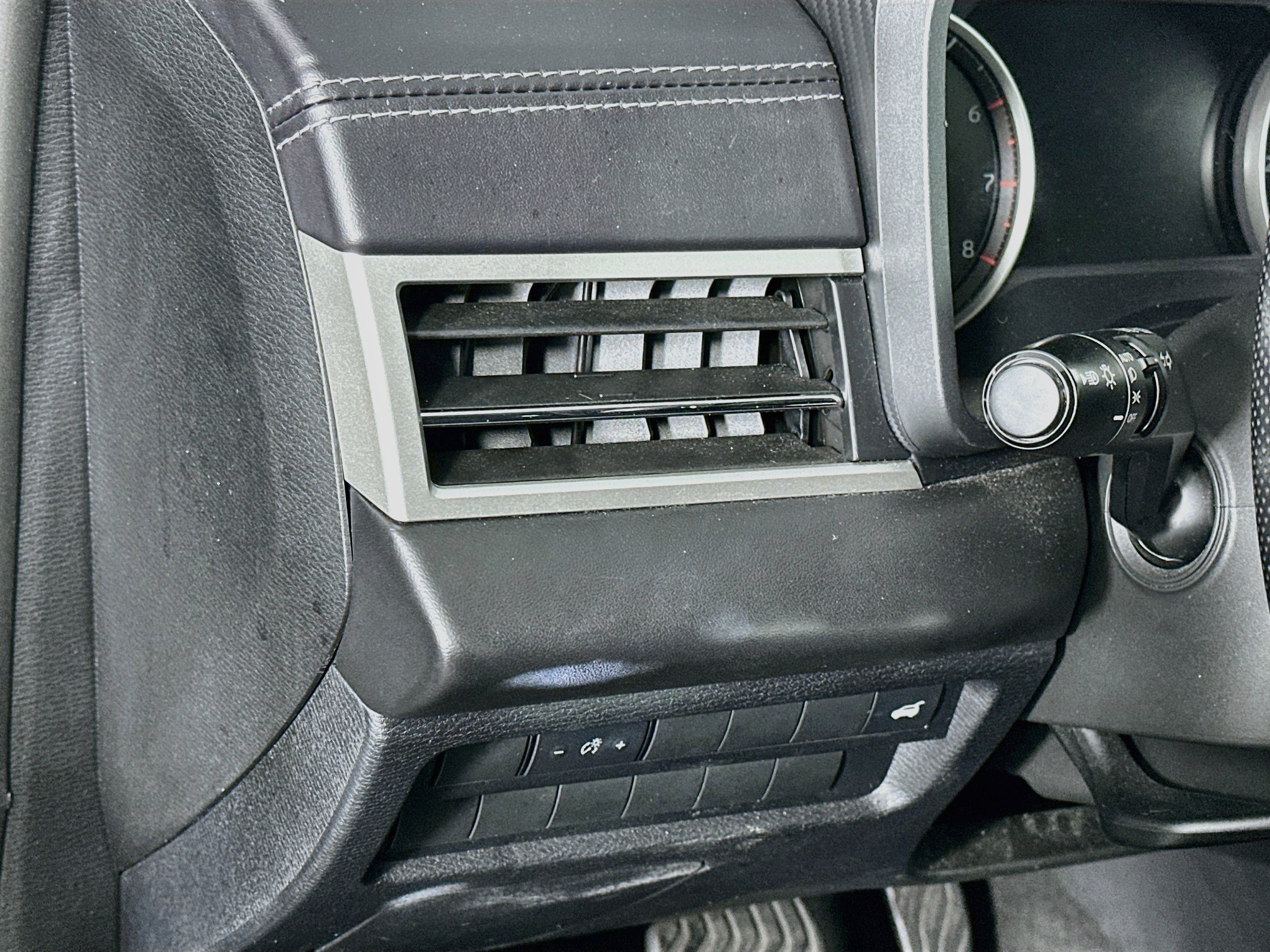 Used 2024 Mitsubishi Outlander SE Black Edition AWD/4WD image 17