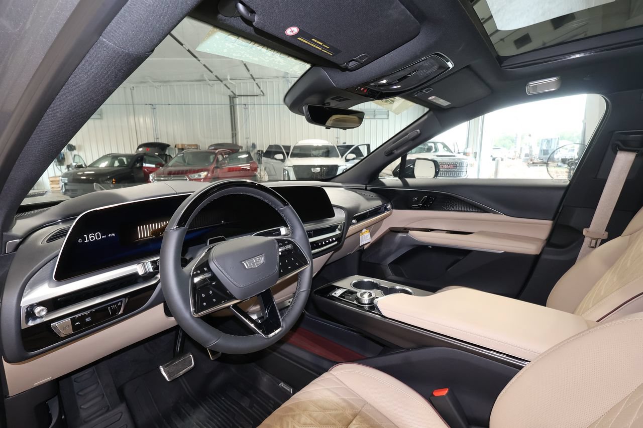 Certified 2026 Cadillac Lyriq Signature Luxury w/ Nappa Leather Package AWD/4WD image 9