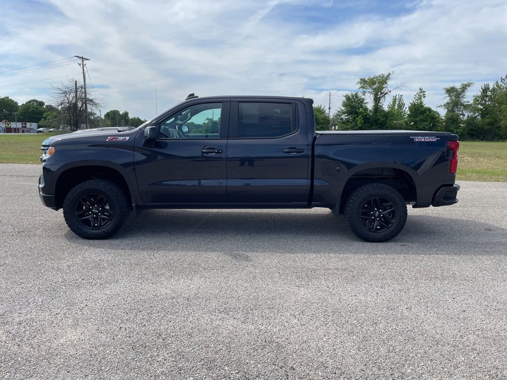 Used 2024 Chevrolet Silverado 1500 LT Trail Boss w/ Convenience Package II image 2