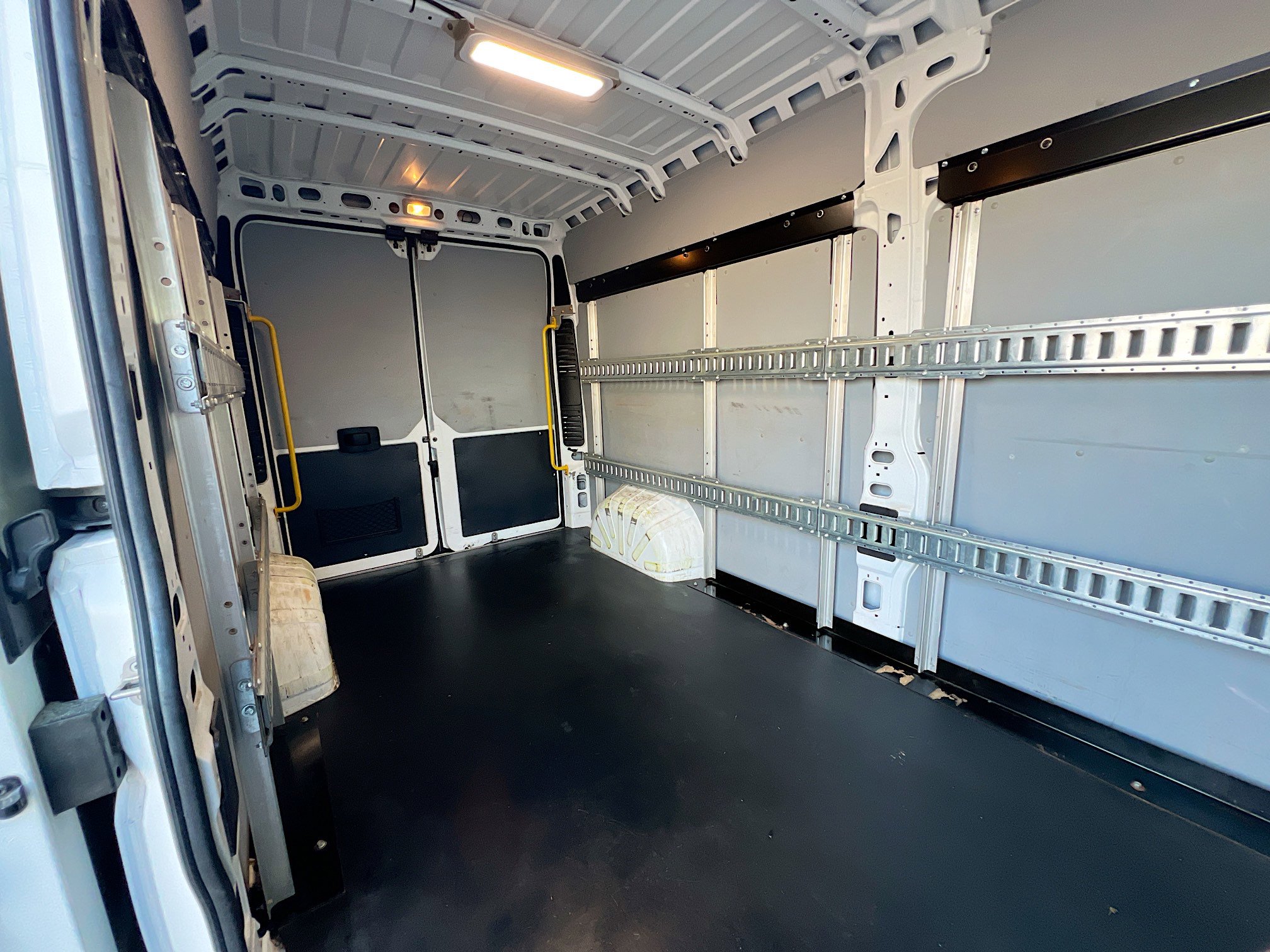 Used 2022 RAM ProMaster 2500 w/ Convenience Group image 32