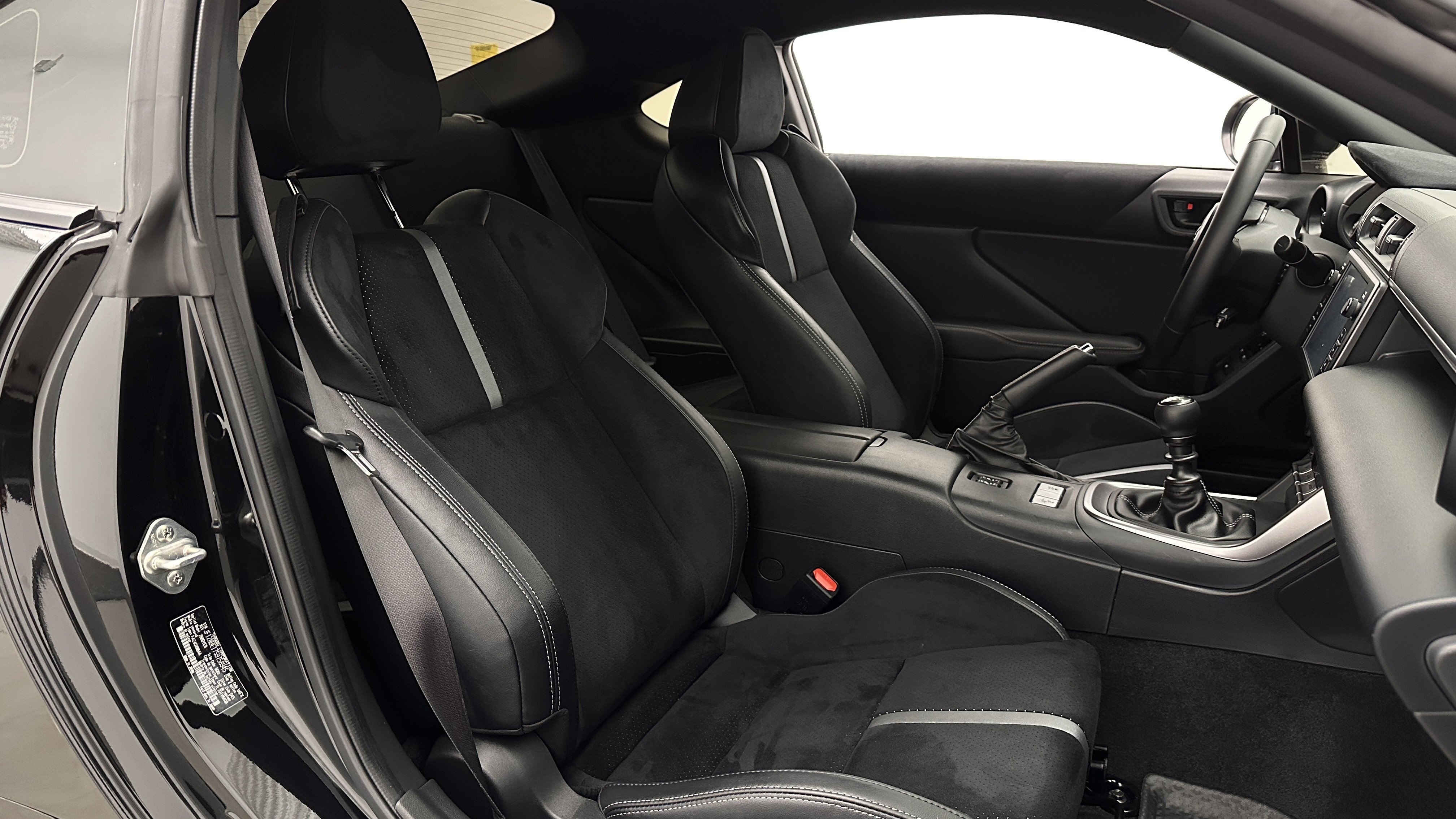 Used 2025 Toyota GR86 Premium image 32