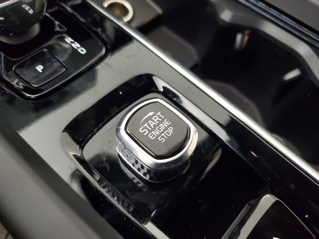 New 2026 Volvo XC60 B5 Plus w/ Climate Package image 34