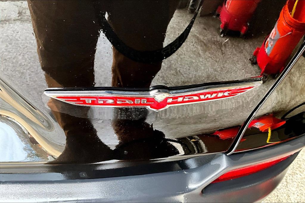 Used 2020 Jeep Cherokee Trailhawk w/ Comfort & Convenience Group image 24