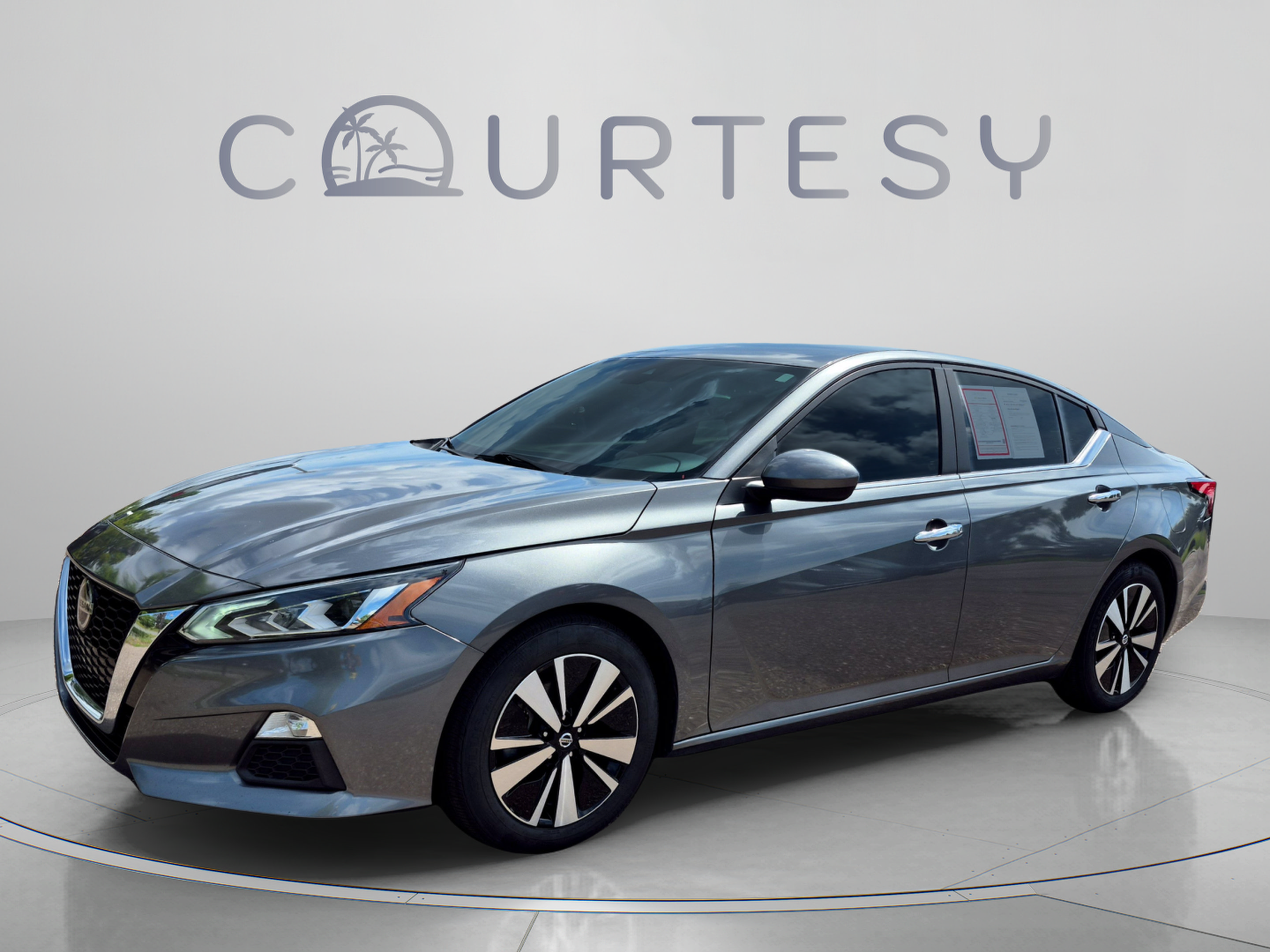 Certified 2022 Nissan Altima 2.5 SV FWD image 1