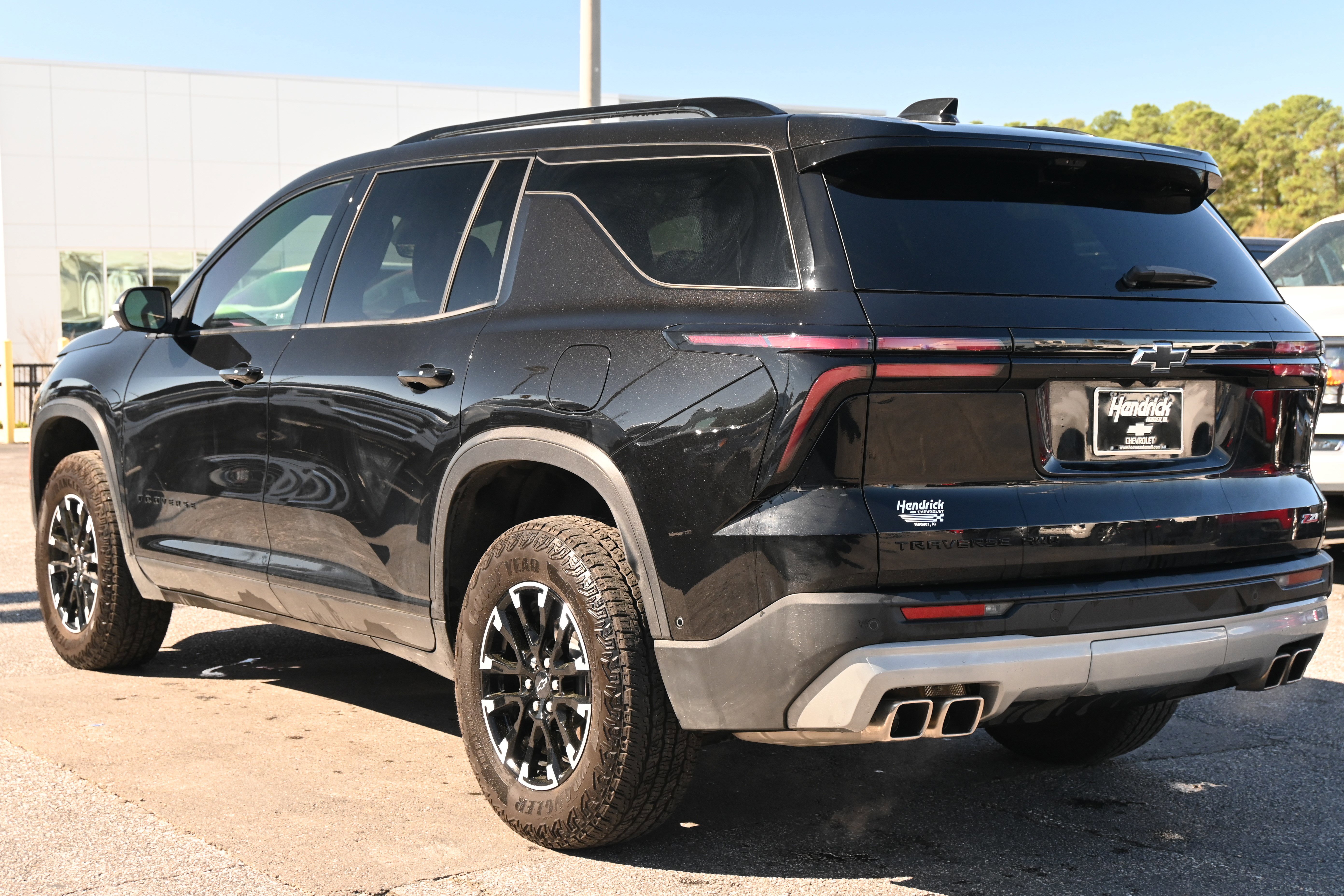 Used 2024 Chevrolet Traverse Z71 w/ Enhanced Driving Package image 12