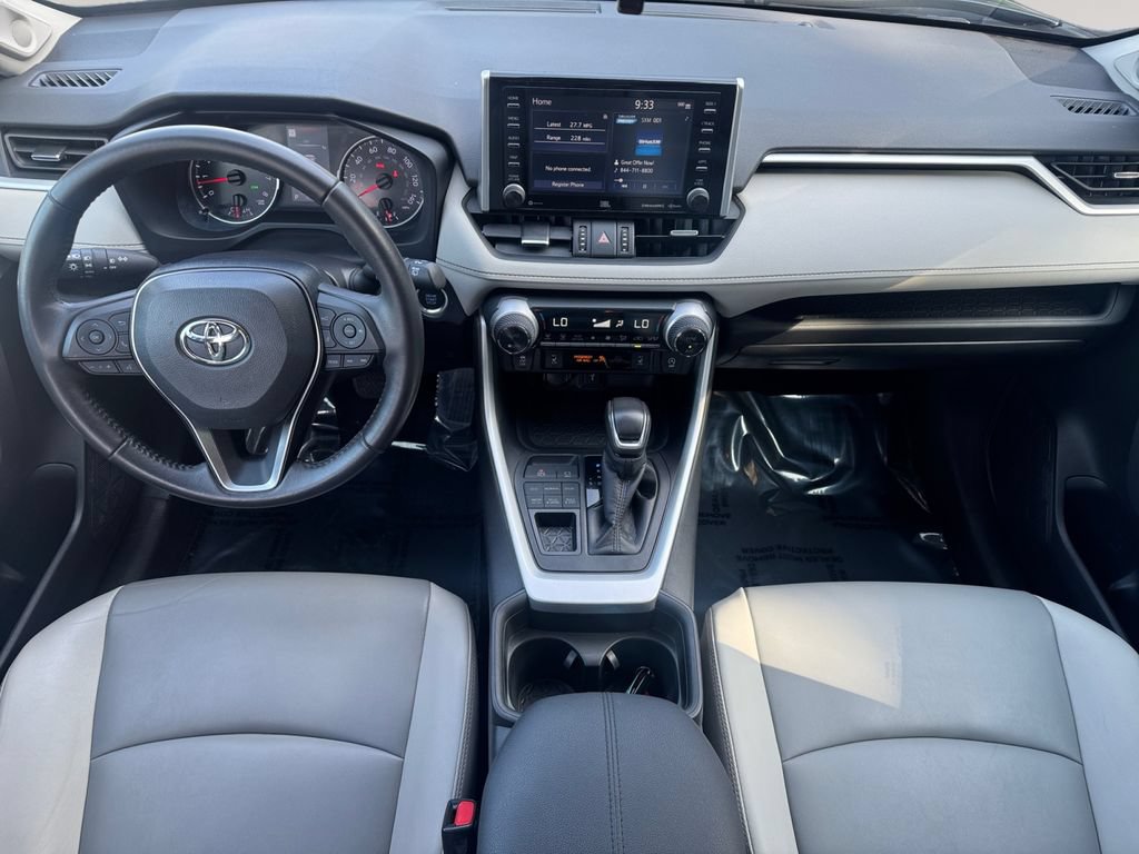 Used 2021 Toyota RAV4 XLE Premium AWD/4WD image 10