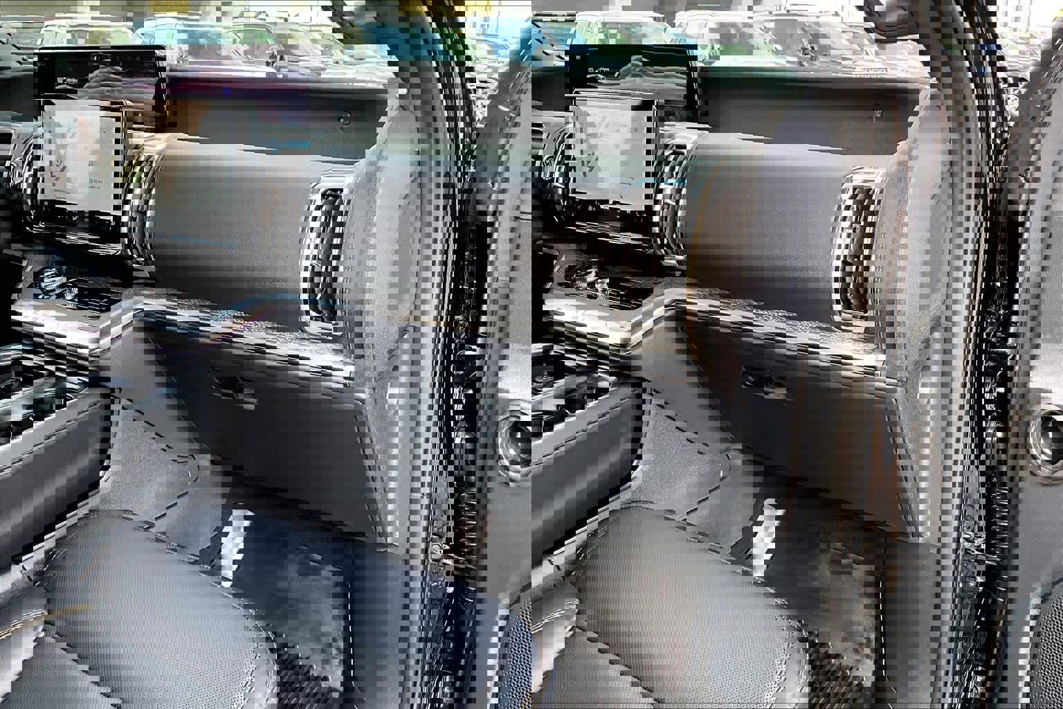 Used 2025 Ford Expedition Tremor image 18