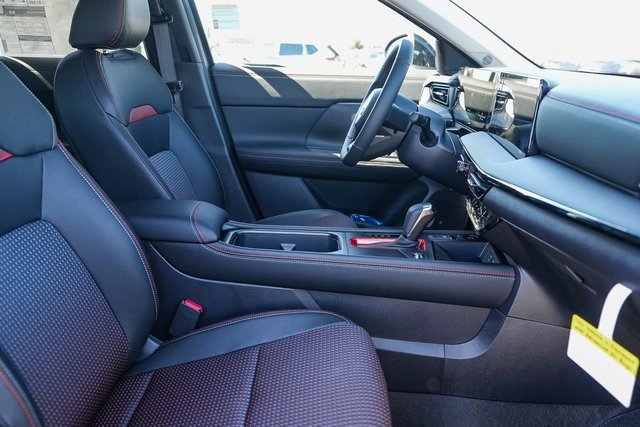 New 2026 Nissan Kicks SR image 17