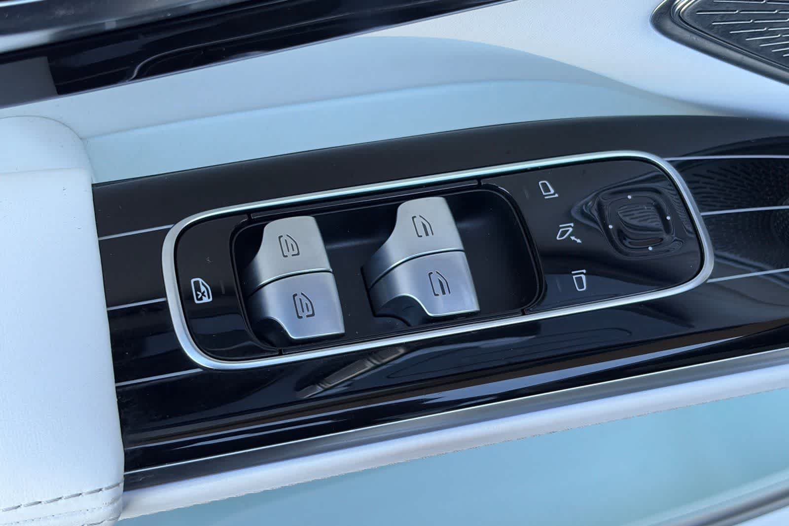 Used 2024 Mercedes-Benz Maybach EQS 680 4MATIC image 13