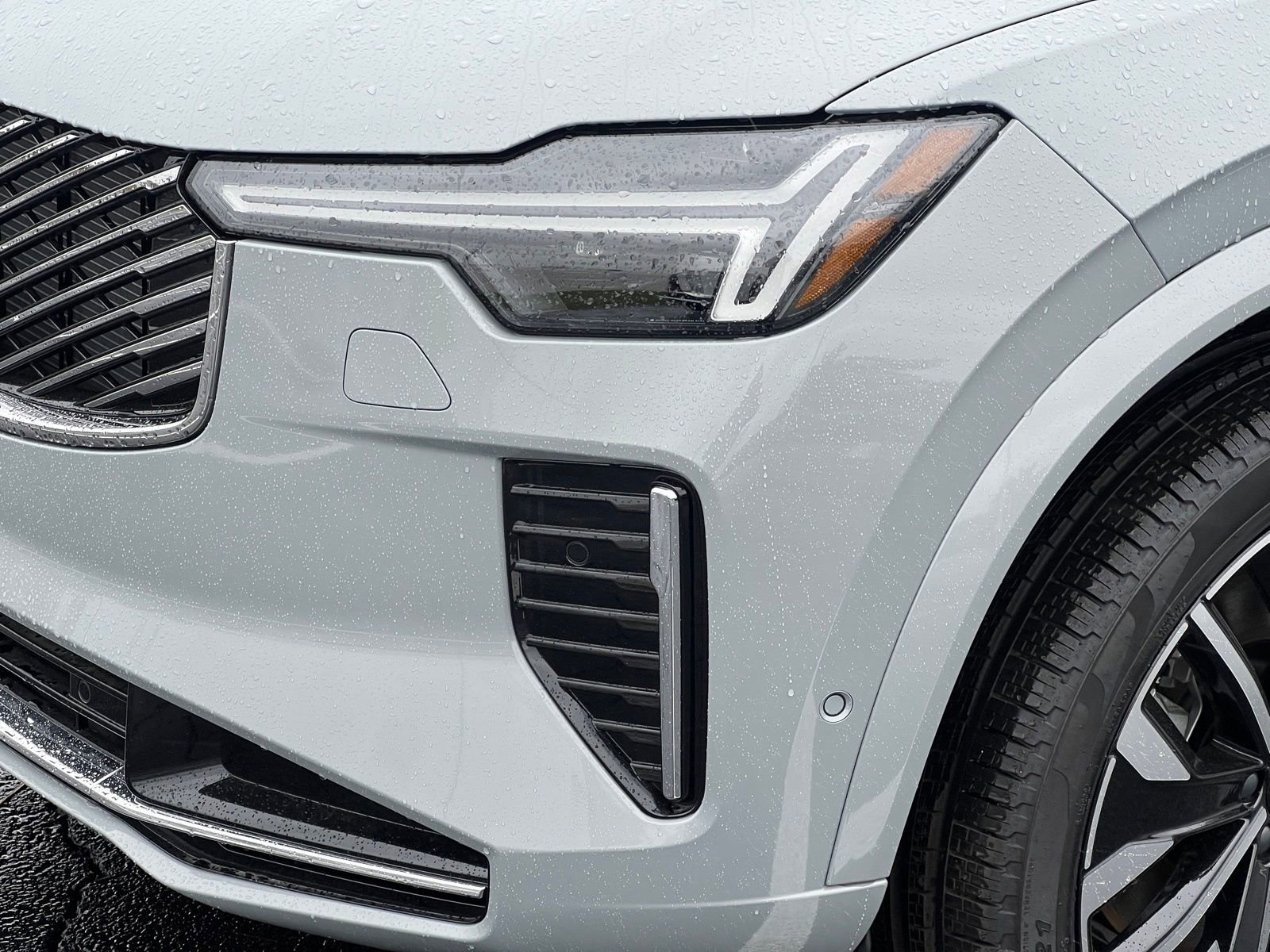 New 2026 Volvo XC90 T8 Plus image 9