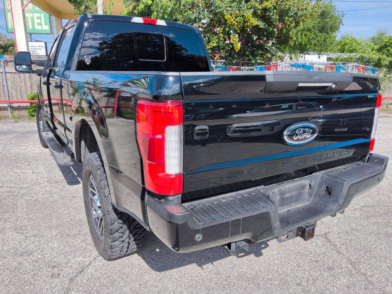 Used 2018 Ford F250 Lariat w/ Lariat Ultimate Package AWD/4WD image 5