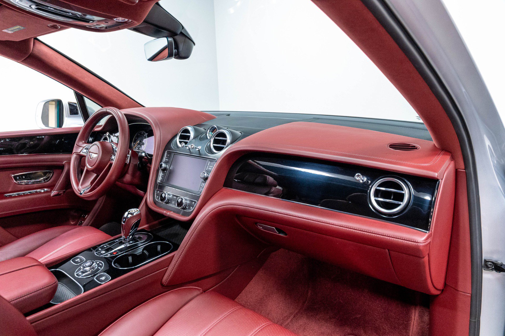 Used 2020 Bentley Bentayga AWD/4WD image 33