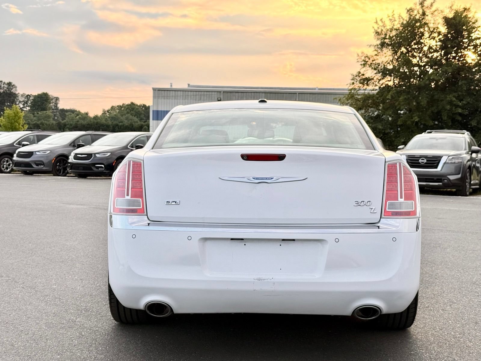 Used 2014 Chrysler 300 C RWD image 11