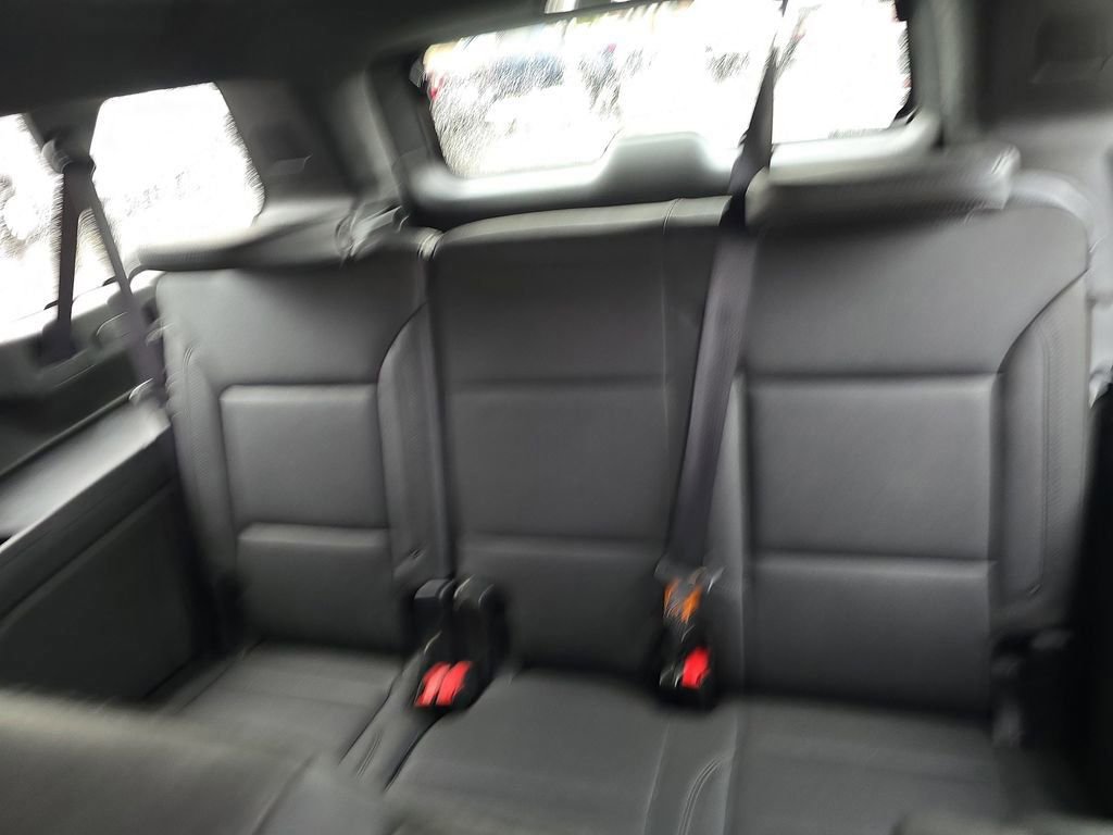 Used 2023 Chevrolet Suburban LT w/ LT Signature Plus Package image 11