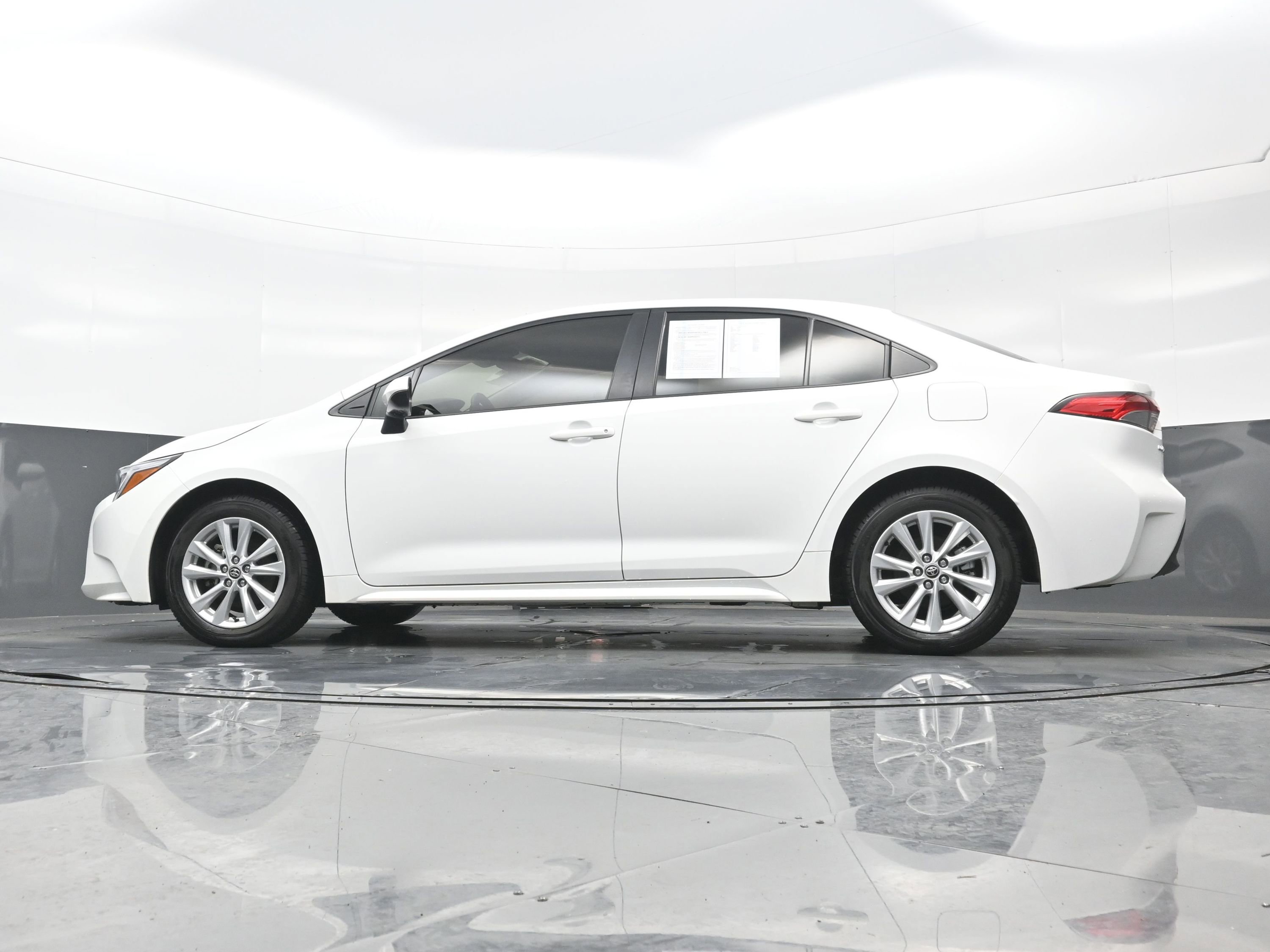 Used 2023 Toyota Corolla LE w/ LE Convenience Package image 28