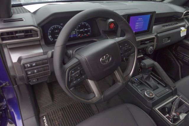 Used 2025 Toyota Tacoma TRD Sport image 11