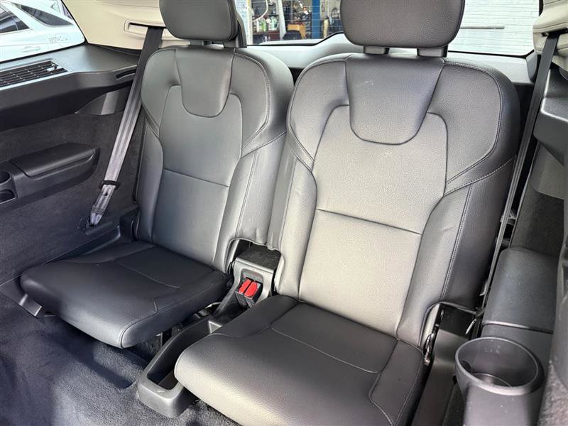 Used 2020 Volvo XC90 T6 Momentum w/ Protection Package image 20