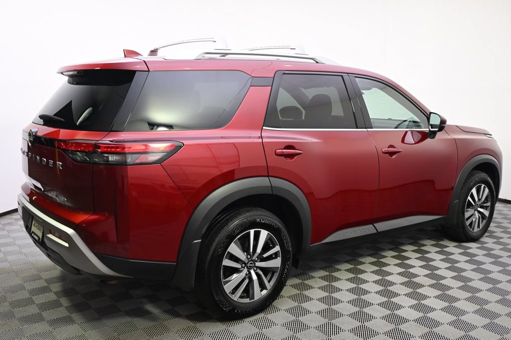 Used 2024 Nissan Pathfinder SL AWD/4WD image 7