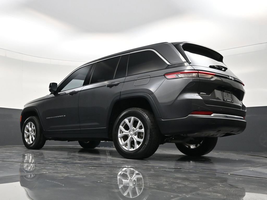 Used 2023 Jeep Grand Cherokee Limited image 22
