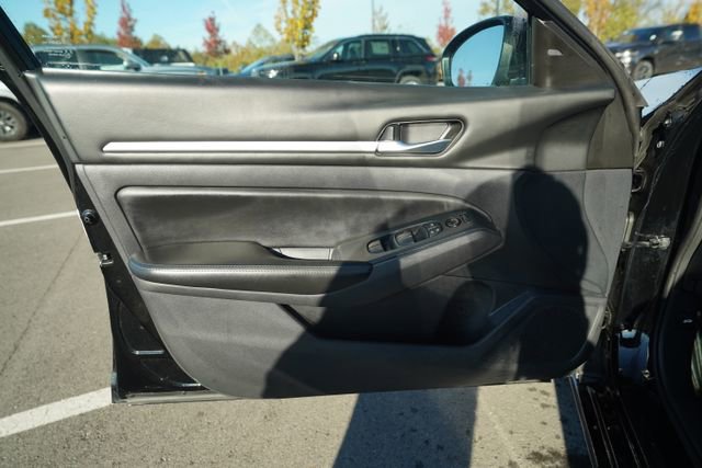 Used 2022 Nissan Altima 2.5 SV image 14