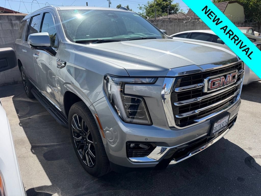 Used 2025 GMC Yukon XL Elevation w/ Technology Package AWD/4WD image 2
