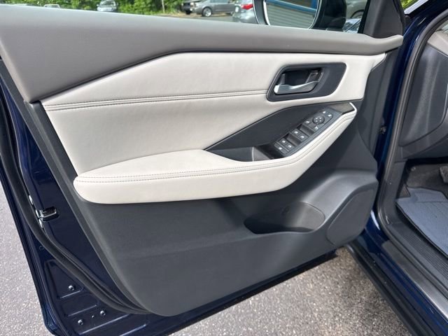 Used 2026 Nissan Rogue SV AWD/4WD image 13